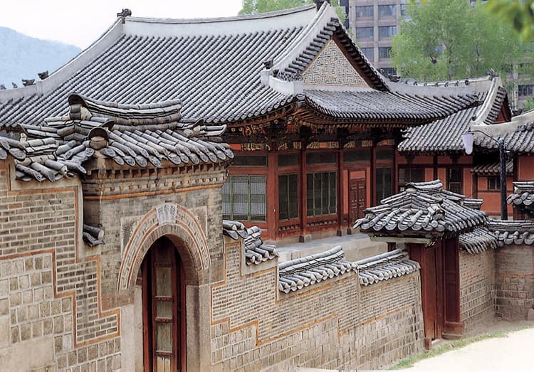 덕수궁 — 덕홍전주변담장