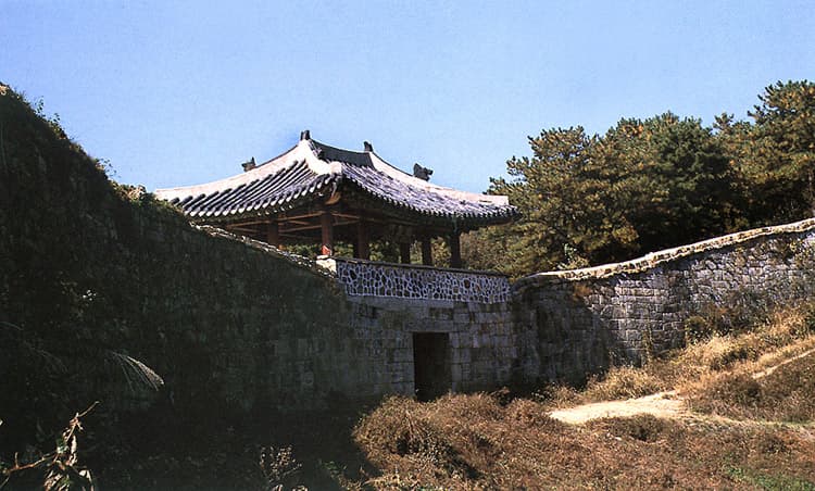 청주 상당산성 — 상당산성동문주변