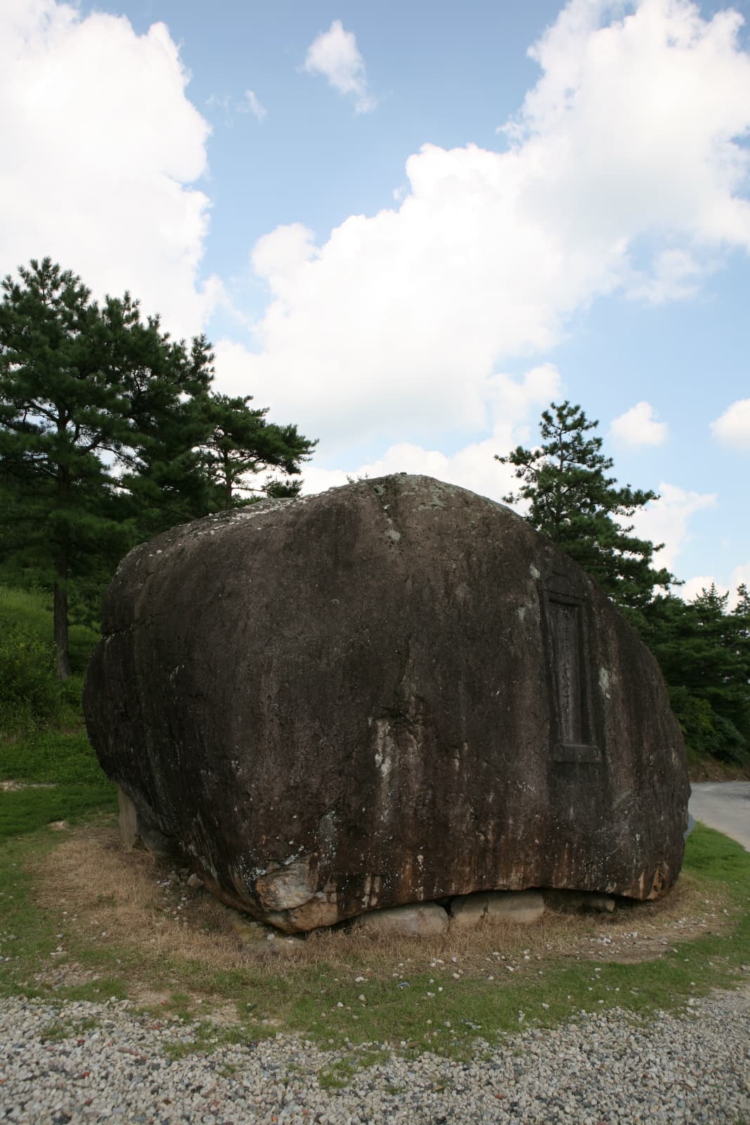 화순 효산리와 대신리 지석묘군 — 지석묘