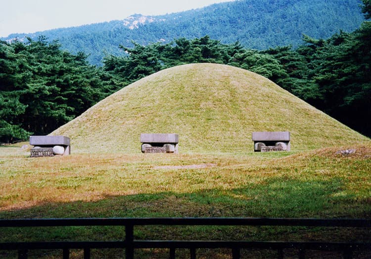경주 배동 삼릉 — 경주 배동 삼릉 전면