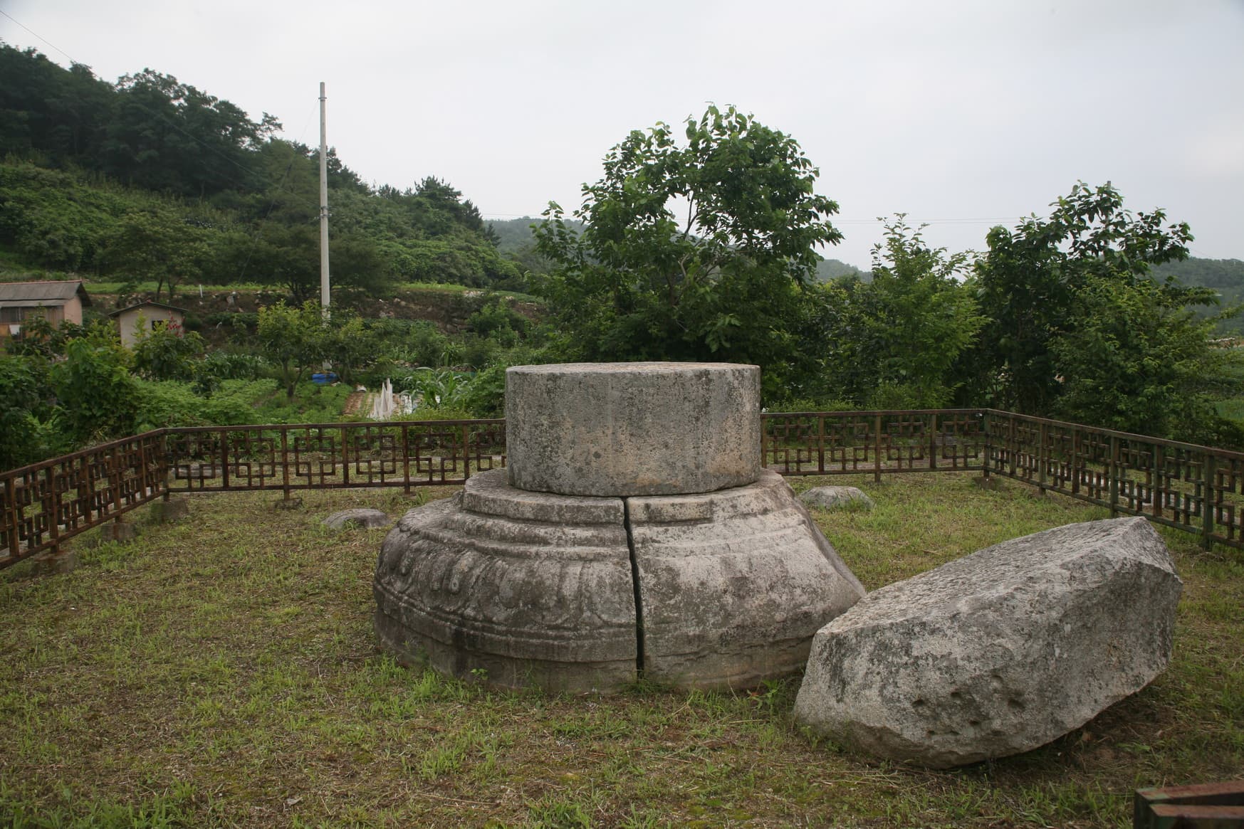 포항 법광사지 — 금당지(불상대좌)