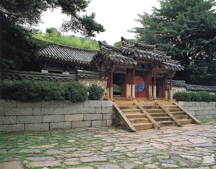 통영 충렬사 — 충렬사전경