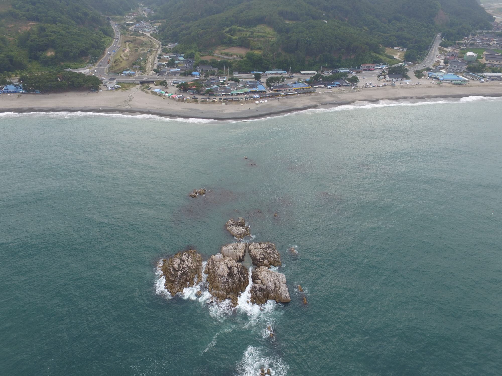 경주 문무대왕릉 — 경주 문무대왕릉 동쪽상공(서쪽으로 조망) (고도보존육성과, 2017)