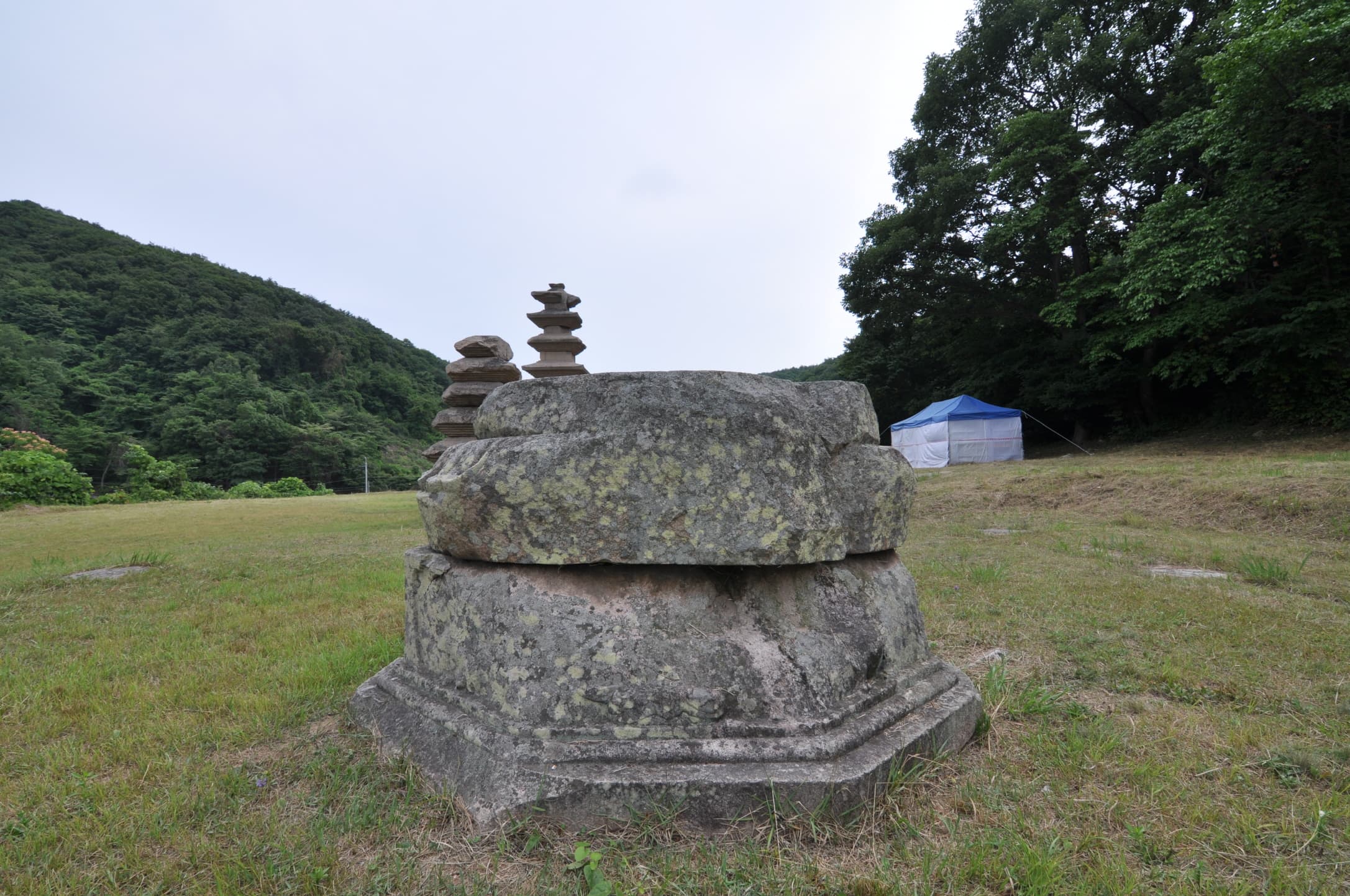 경주 장항리 사지 — 경주 장항리사지 건물지 석불대좌 (고도보존육성과, 2017)