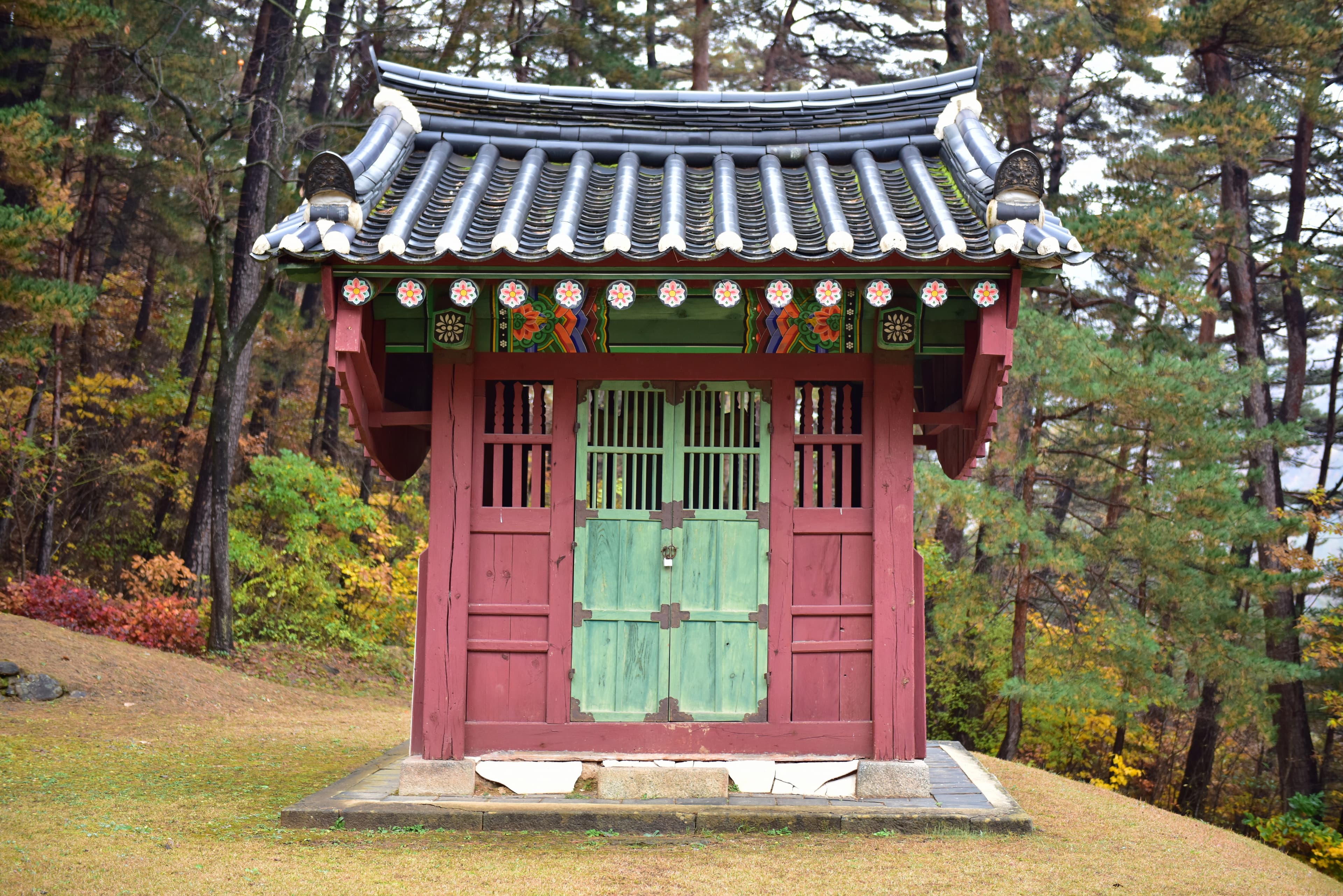 삼척 준경묘·영경묘 — 영경묘 비각 (촬영년도 : 2015년)