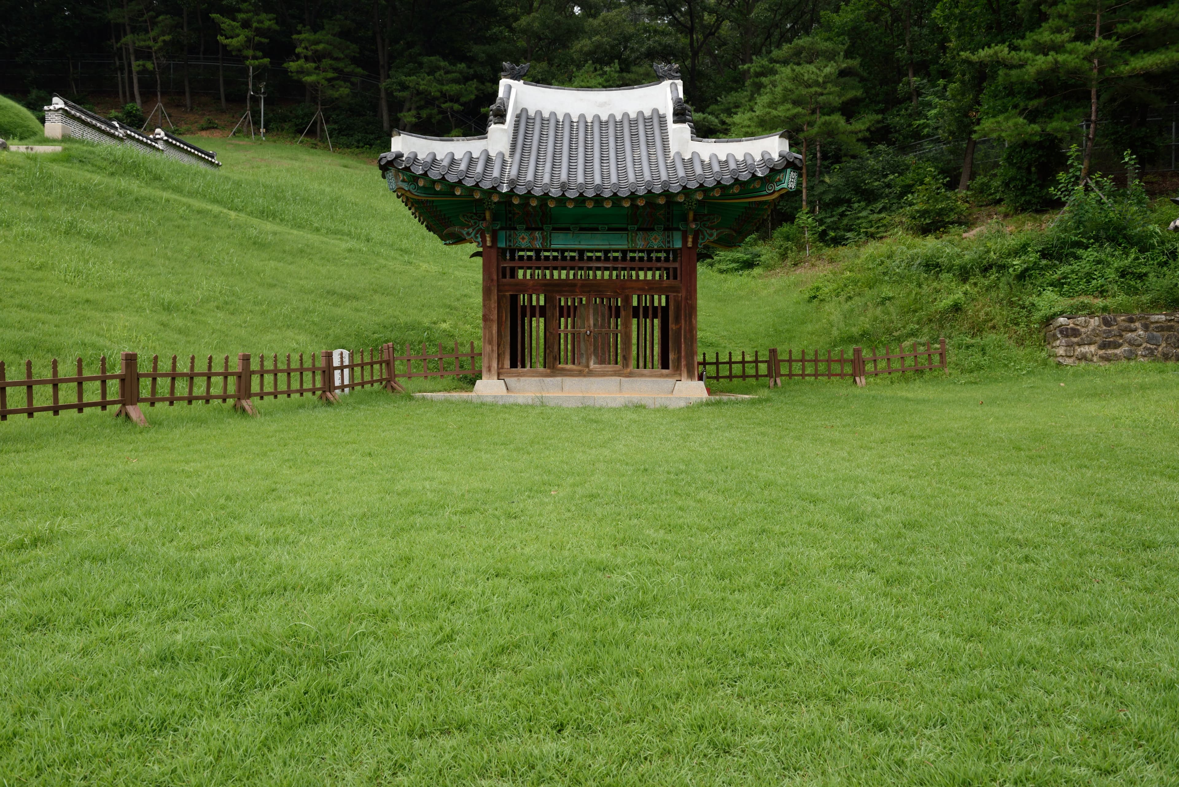 연천 경순왕릉 — 연천 경순왕릉_비각 (촬영년도 : 2015년)