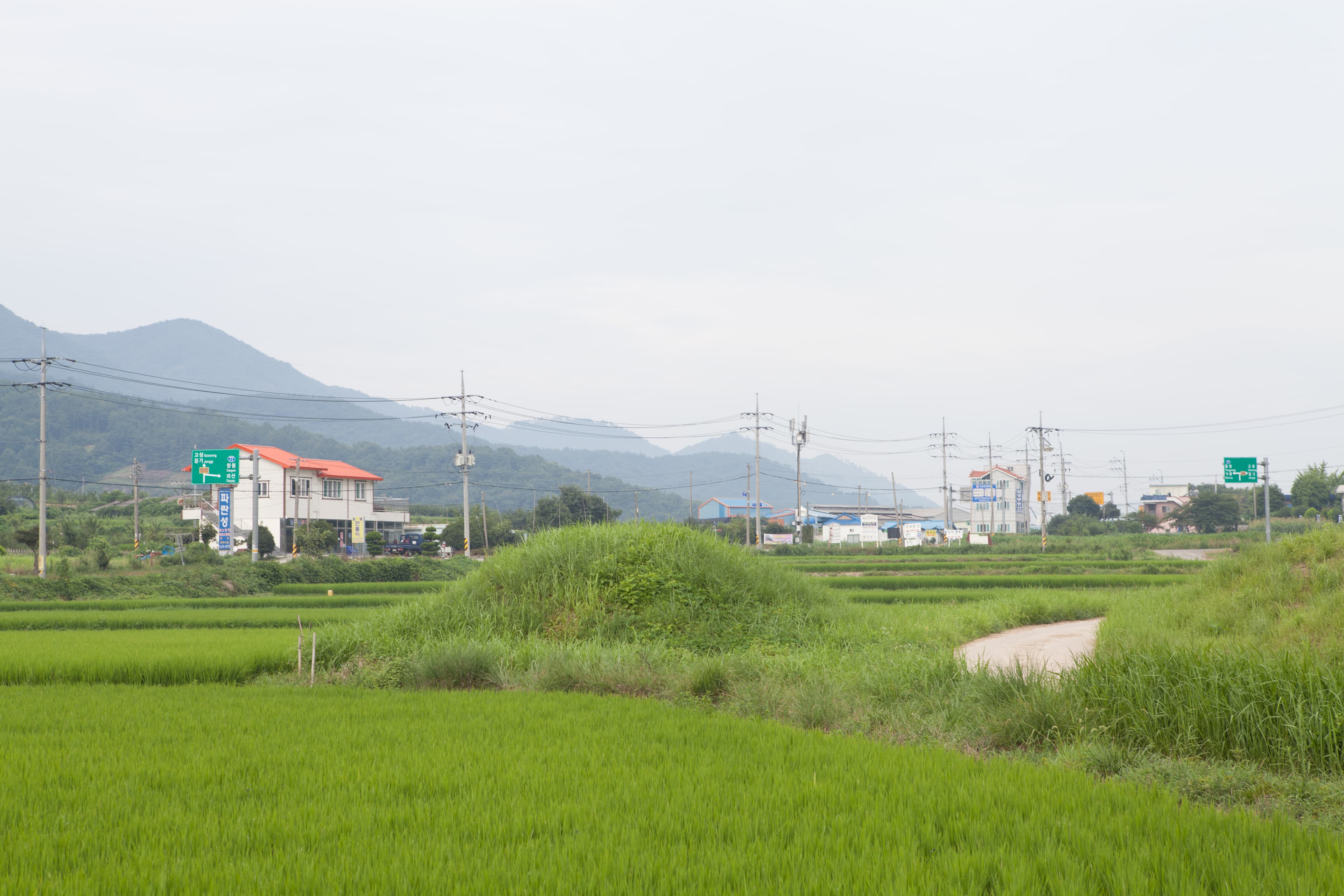 고성 내산리 고분군 — 고성 내산리 고분군_전경1 (촬영년도 : 2015년)