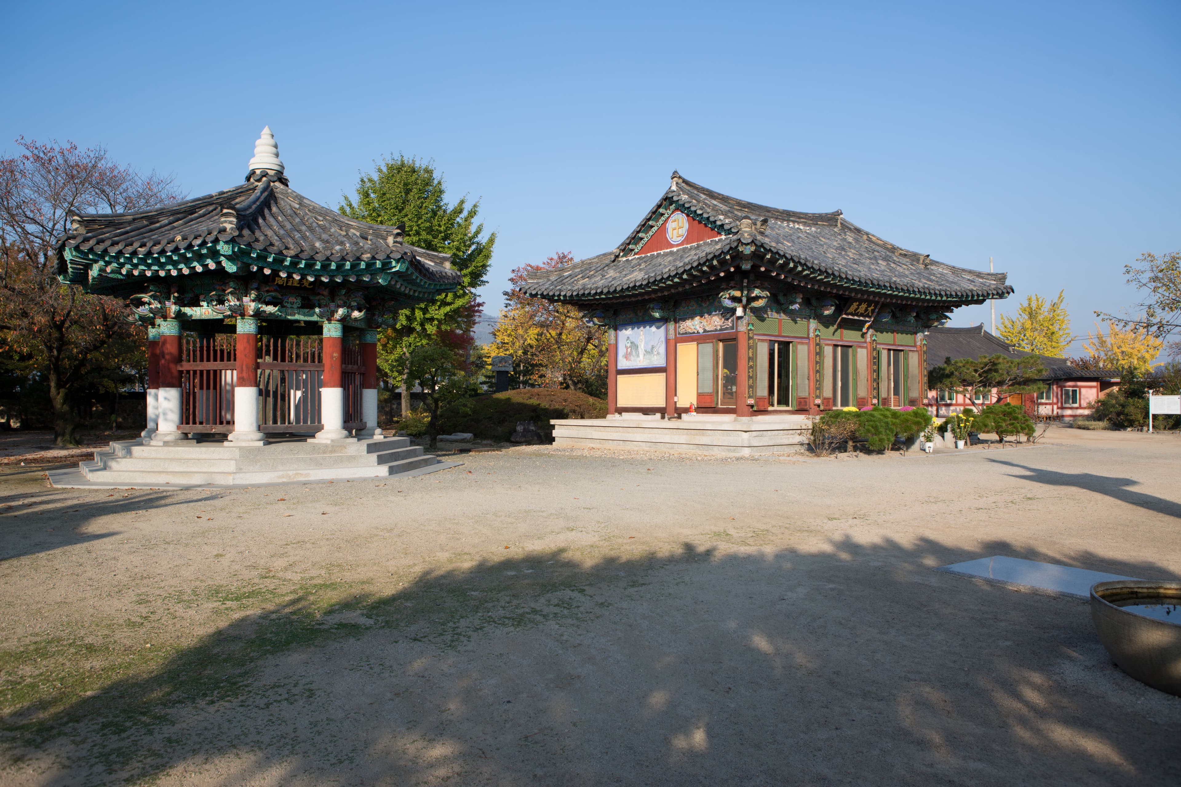 경주 흥륜사지 — 경주 흥륜사지_옛 사찰터1 (촬영년도 : 2015년)