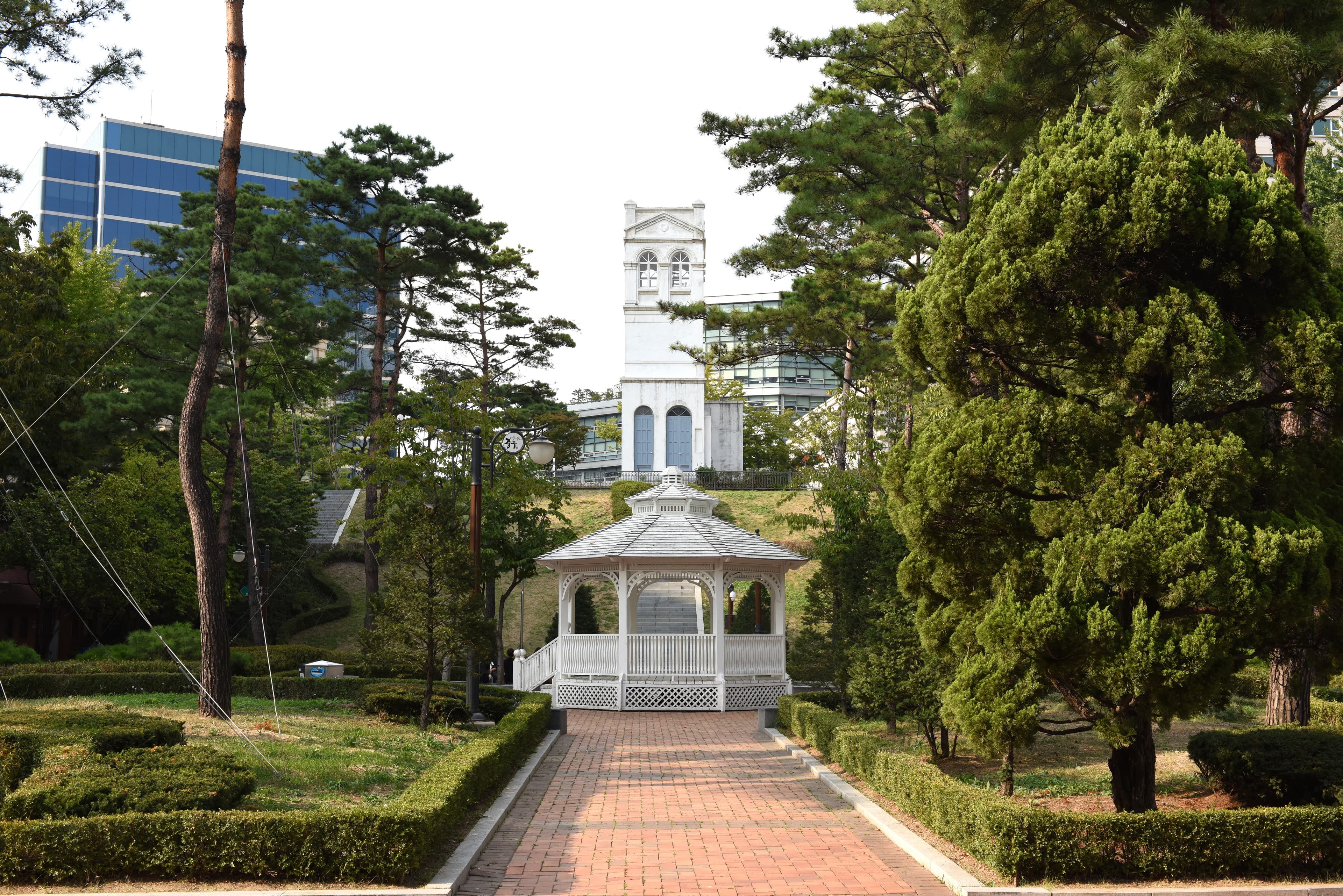 서울 구 러시아공사관 — 서울 구 러시아공사관_원경 (촬영년도 : 2015년)