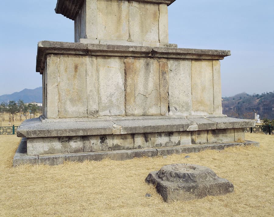 충주 탑평리 칠층석탑 — 충주 탑평리 칠층석탑_기단부