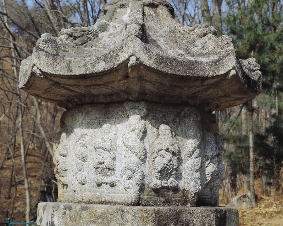 충주 청룡사지 보각국사탑 — 탑신부와 옥개석