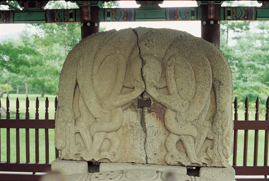 경주 태종무열왕릉비 — 경주 태종무열왕릉비(이수 전면)