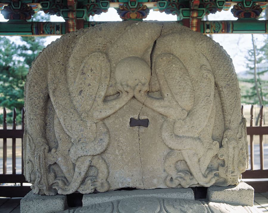 경주 태종무열왕릉비 — 경주 태종무열왕릉비(이수 후면)