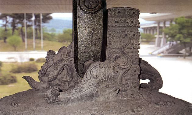 성덕대왕신종 — 용뉴(龍紐)와 음통(音筒)