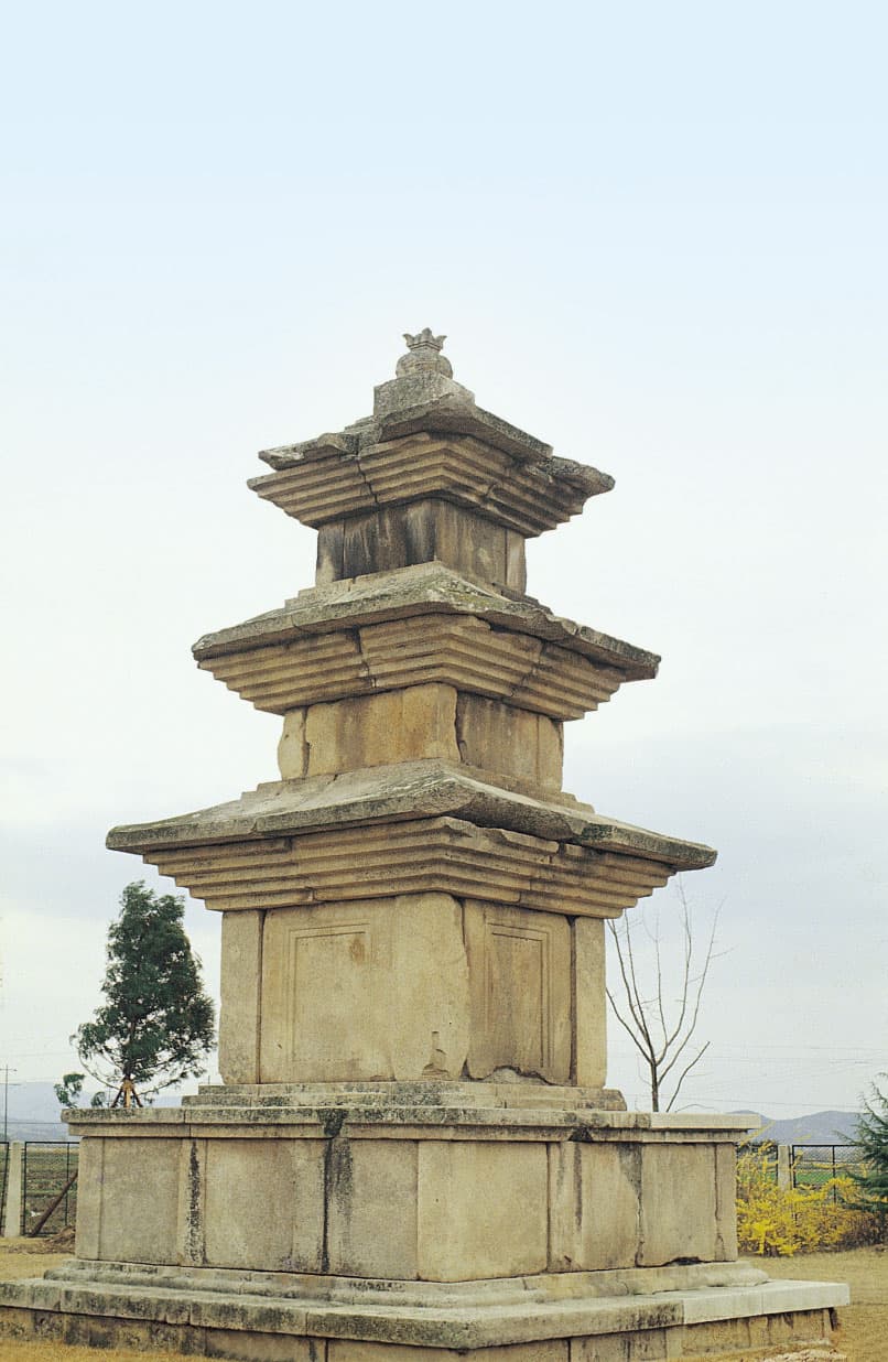 경주 고선사지 삼층석탑 — 경주 고선사지 삼층석탑 탑신부