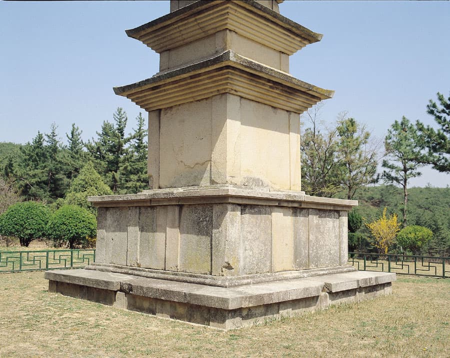 경주 나원리 오층석탑 — 경주 나원리 오층석탑 기단부