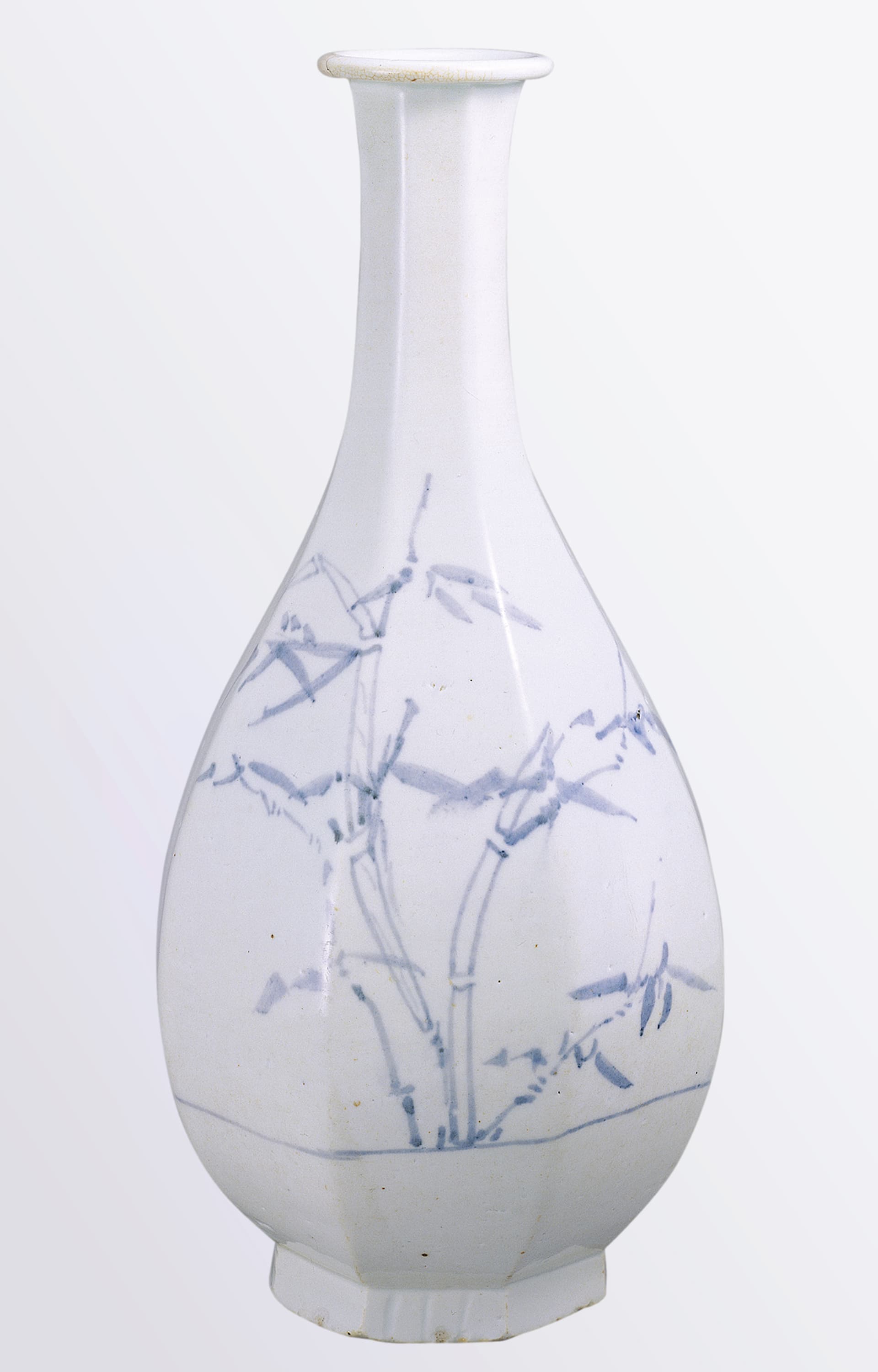 백자 청화죽문 각병 — 국보 백자 청화죽문 각병(2014년 국보 동산 앱사진)