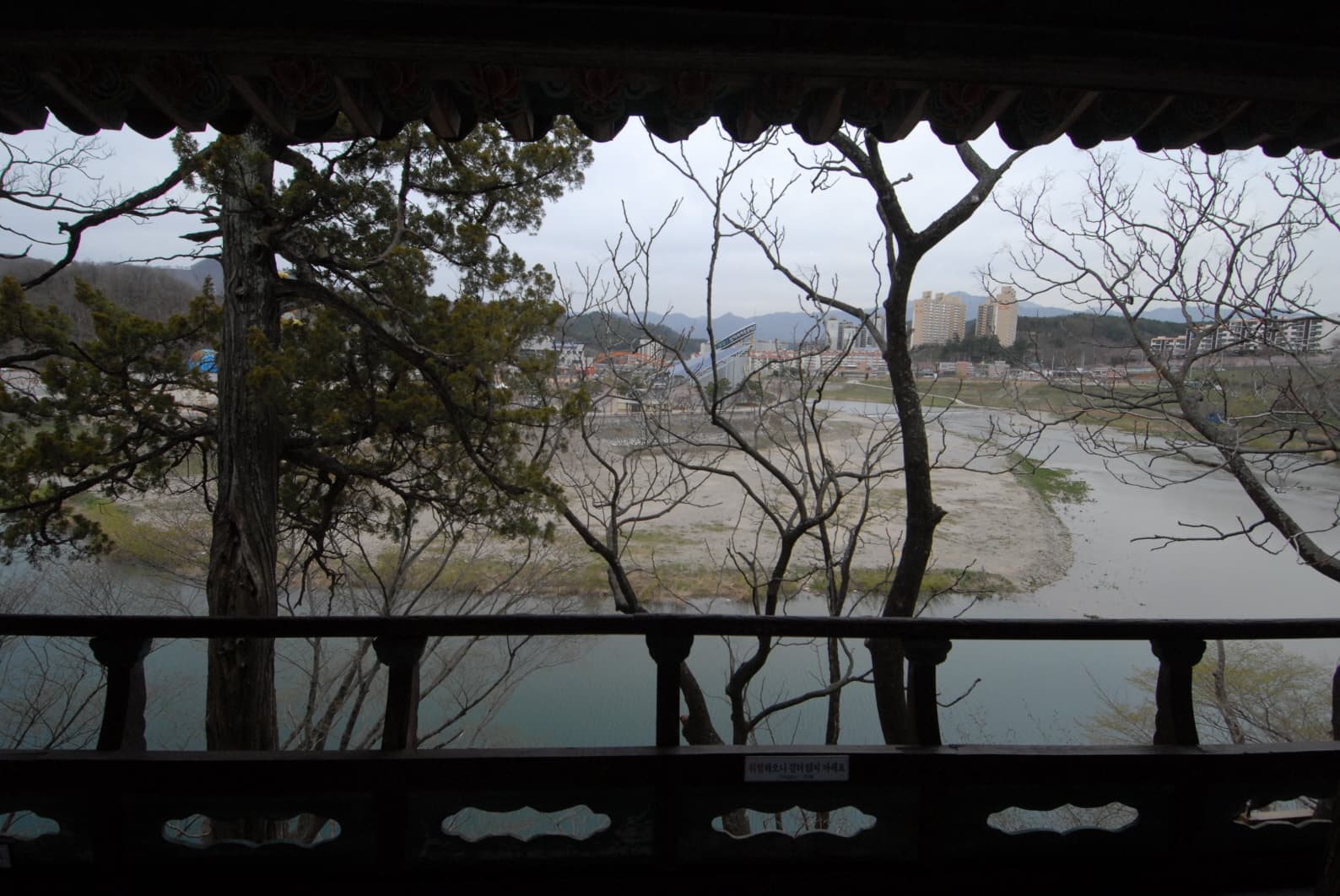 삼척 죽서루와 오십천 — 삼척 죽서루와 오십천(촬영:문화재청)