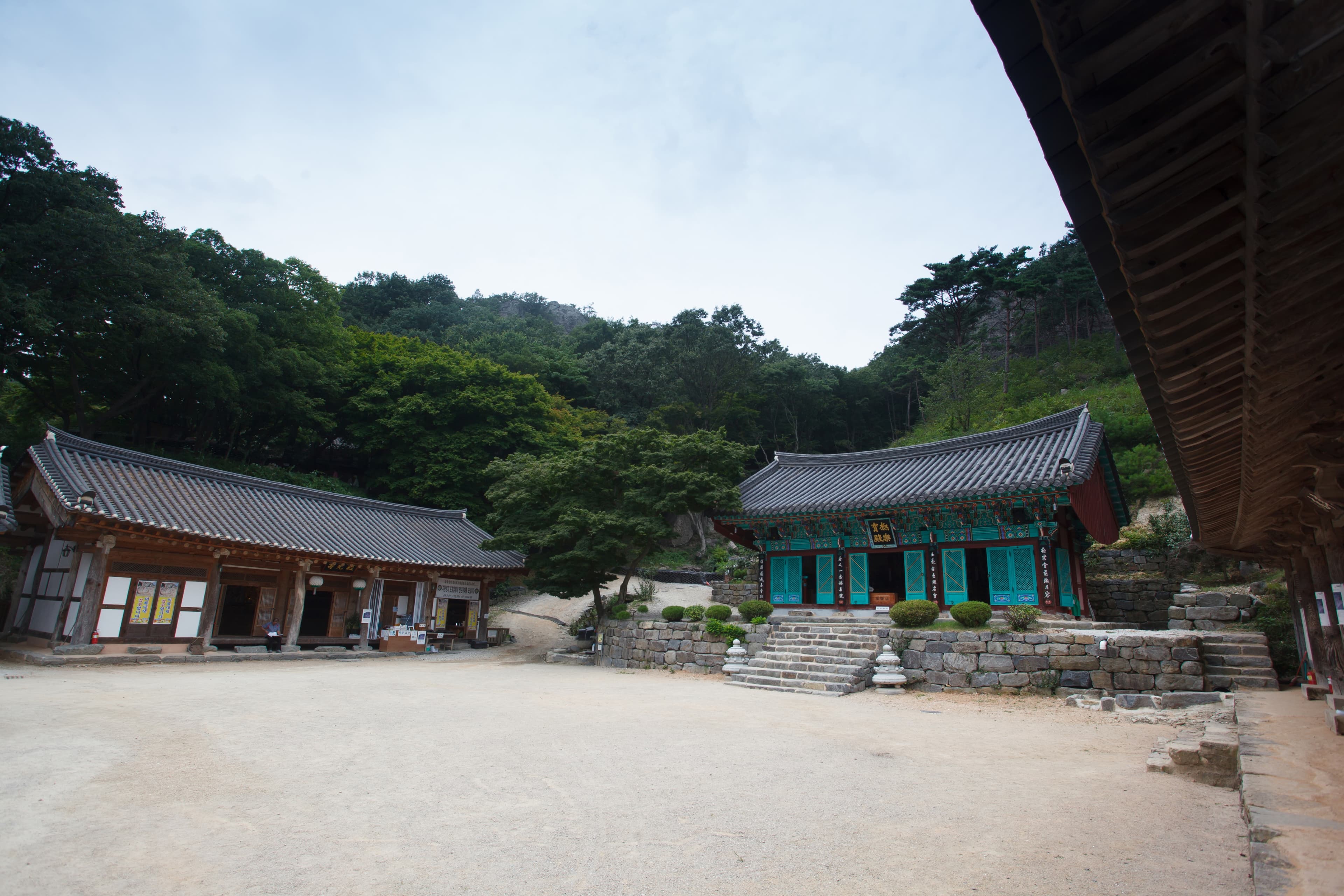 고창 선운산 도솔계곡 일원 — 고청 선운산 도솔계곡 일원_도솔암 전경2 (촬영년도 : 2015년)