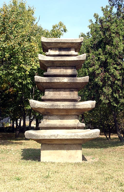 서울 홍제동 오층석탑 — 서울 홍제동 오층석탑