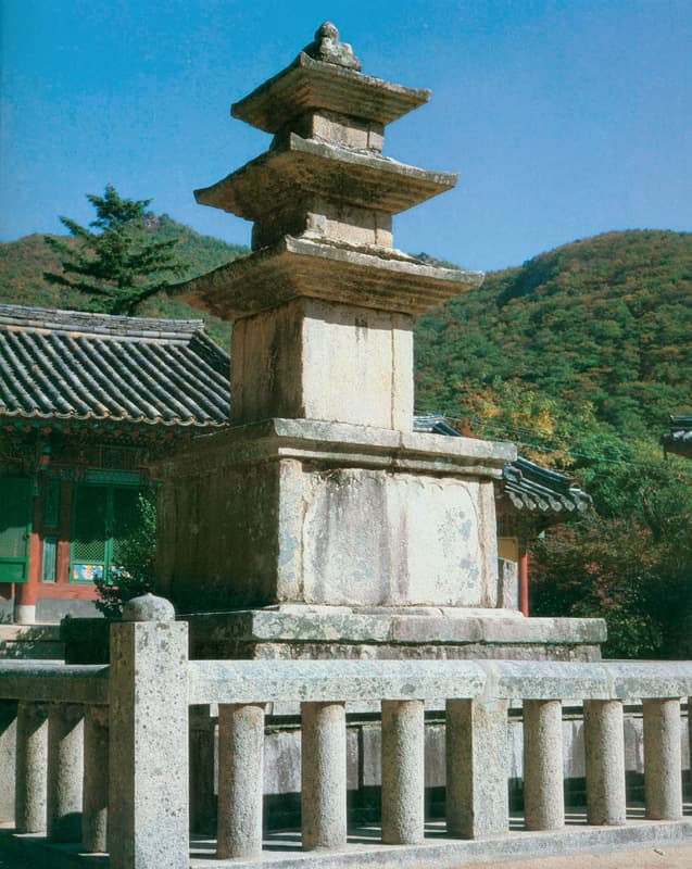 부산 범어사 삼층석탑 — 부산 범어사 삼층석탑