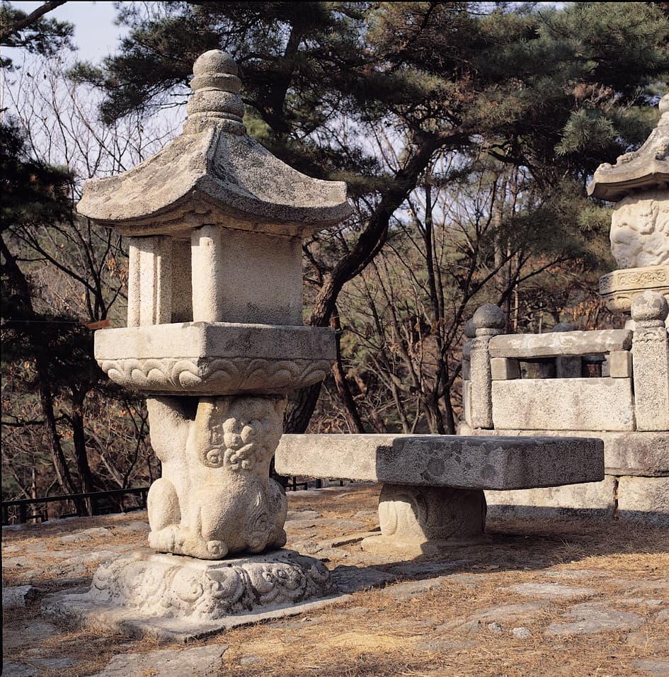 양주 회암사지 무학대사탑 앞 쌍사자 석등 — 양주 회암사지 무학대사탑 앞 쌍사자 석등