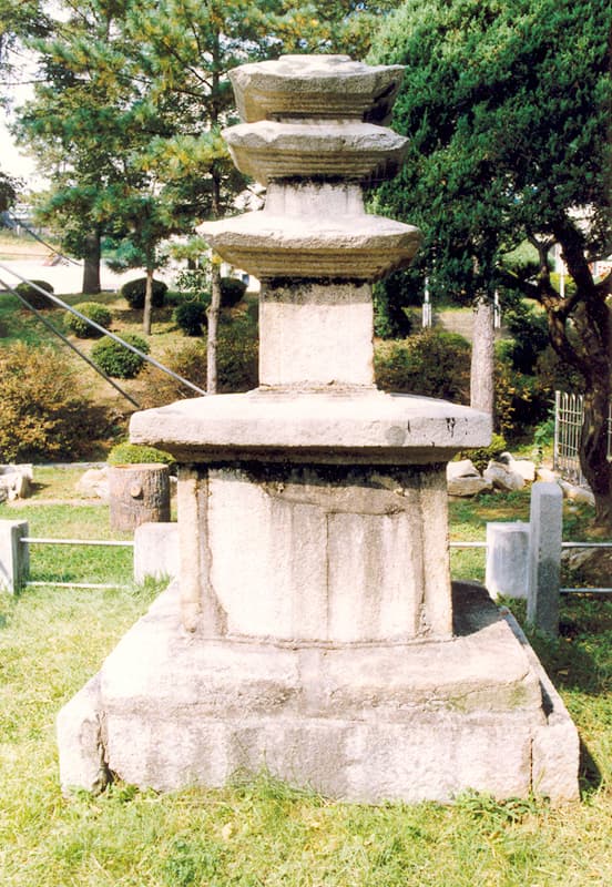 홍천 희망리 삼층석탑 — 홍천 희망리 삼층석탑