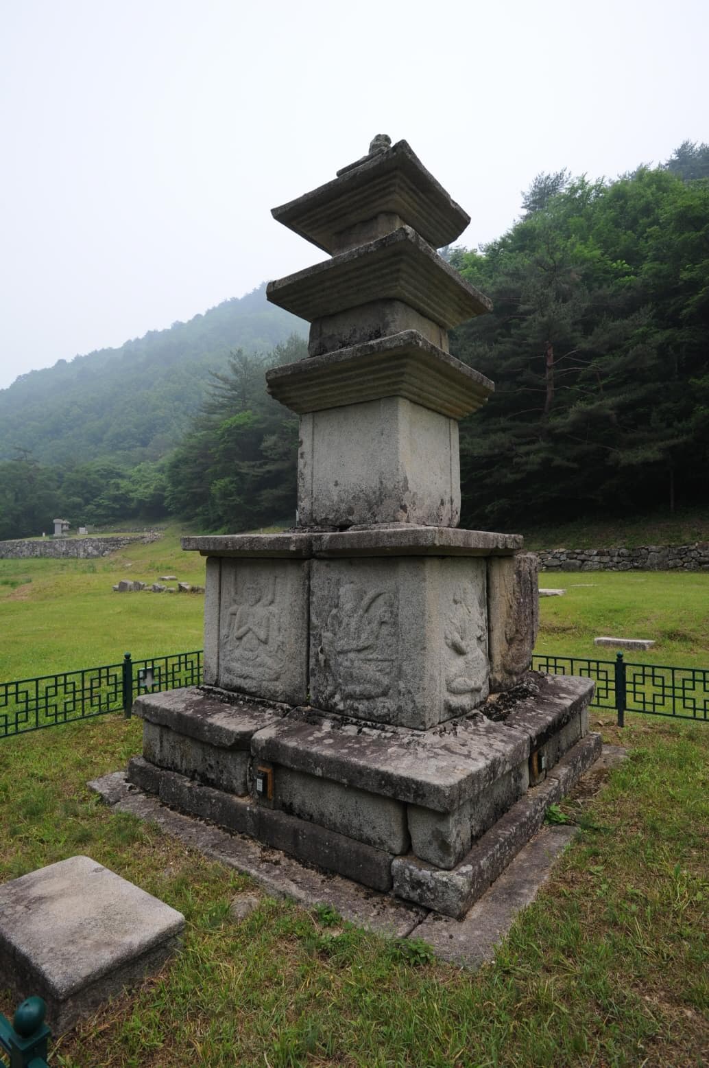 양양 선림원지 삼층석탑 — 양양 선림원지 삼층석탑 (촬영:문화재청)