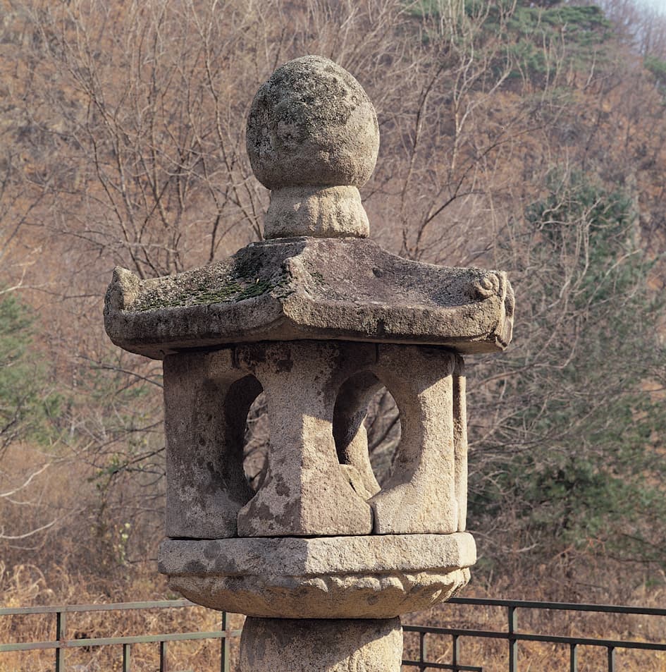 화천 계성리 석등 — 석등 화사석과 옥개부