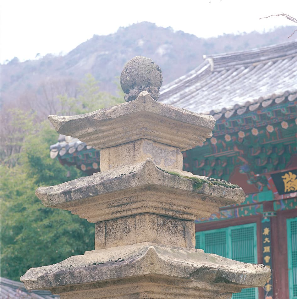 영동 영국사 삼층석탑 — 탑신부와 상륜 보주