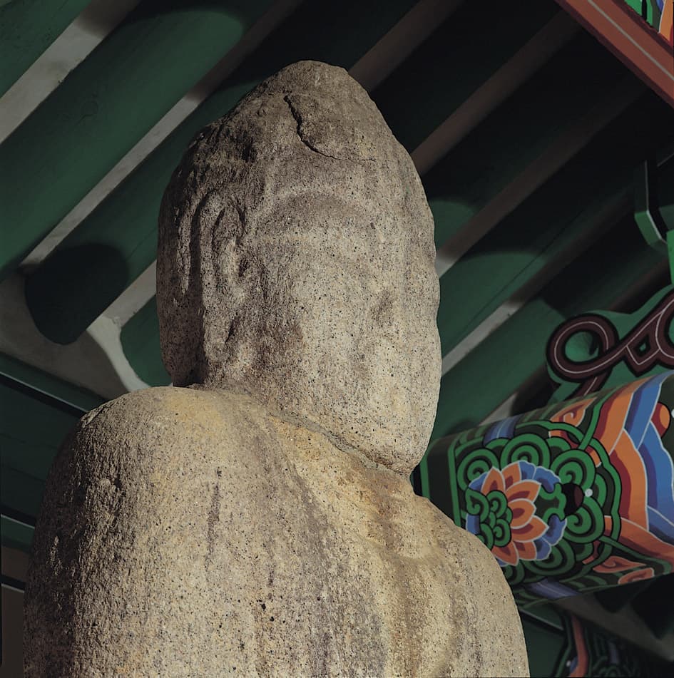 제천 물태리 석조여래입상 — 여래입상 머리 부분 (우측면 향)