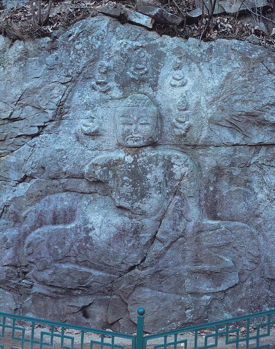 충주 봉황리 마애불상군 — 충주 봉황리 마애불상군