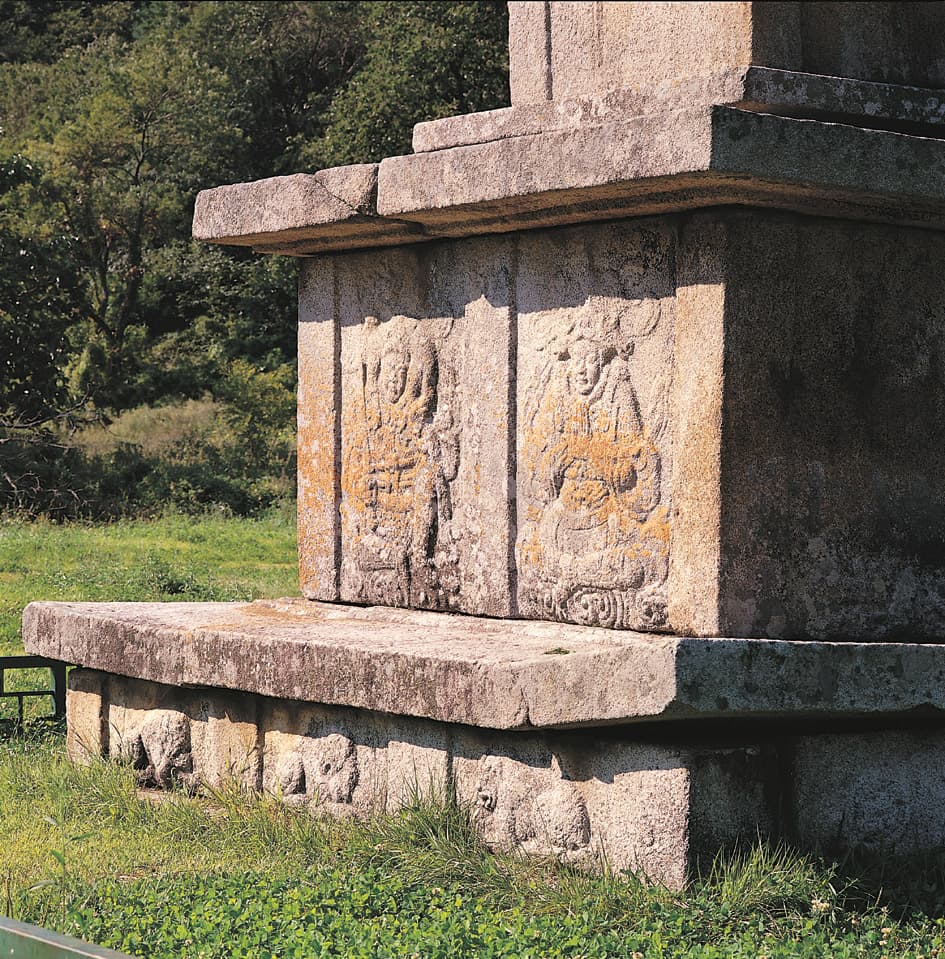 서산 보원사지 오층석탑 — 기단부전체상(상.하층기단)