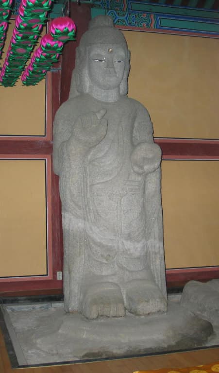 논산 개태사지 석조여래삼존입상 — 보살상(右) (복원후)
