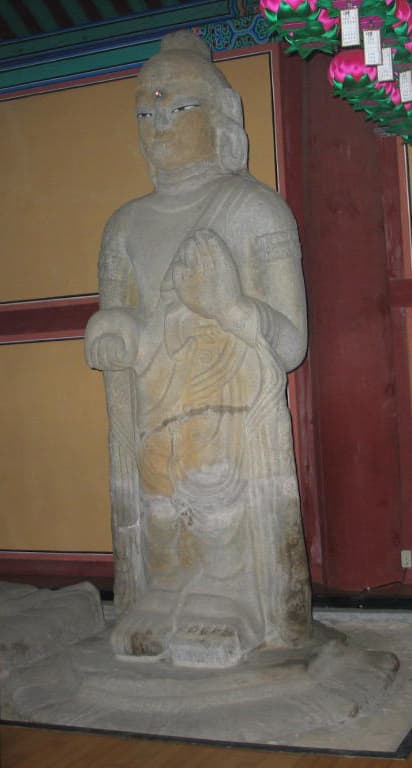 논산 개태사지 석조여래삼존입상 — 보살상(左) (복원후)