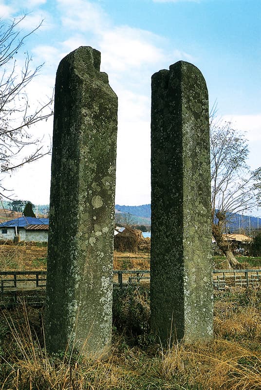 아산 읍내동 당간지주 — 아산 읍내동 당간지주