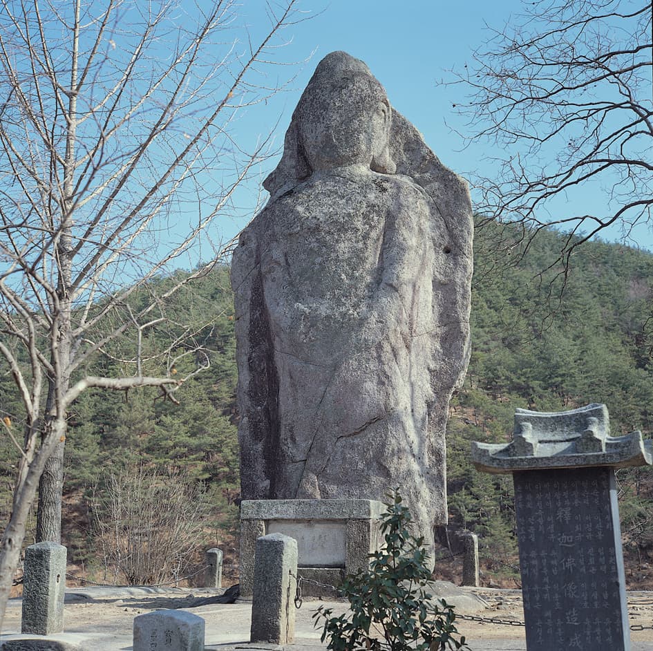 남원 용담사지 석조여래입상 — 남원 용담사지 석조여래입상