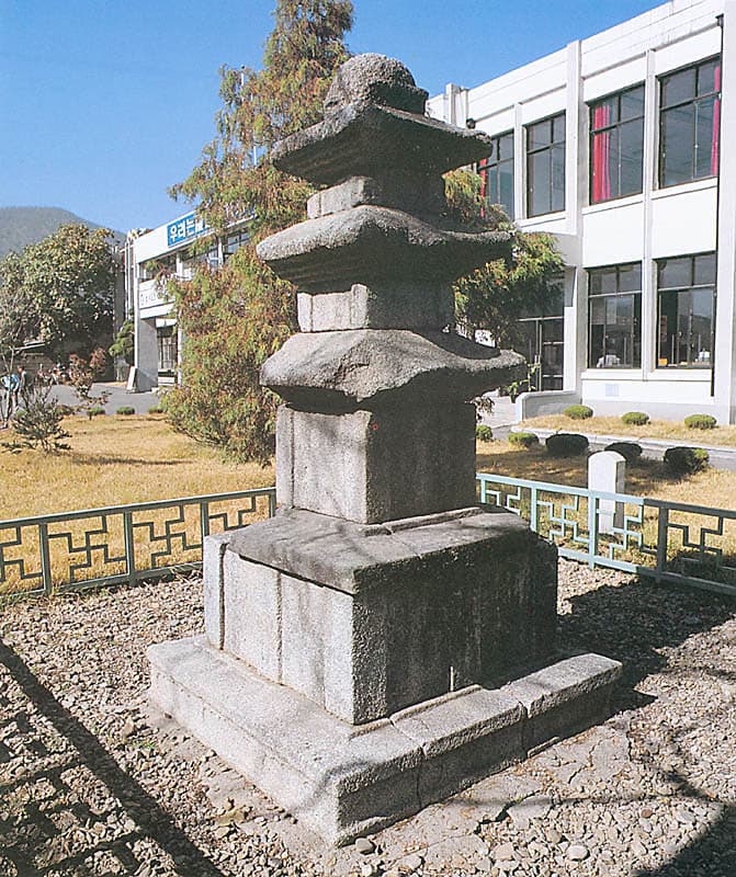 나주 북망문 밖 삼층석탑 — 나주 북망문 밖 삼층석탑