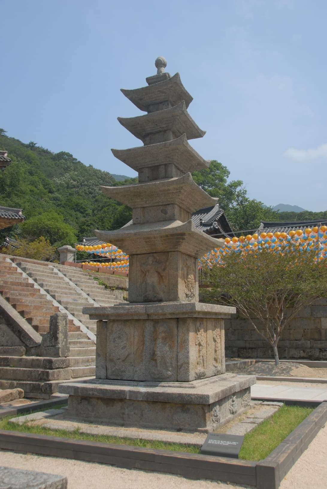구례 화엄사 서 오층석탑 — 구례 화엄사 서 오층석탑 측면