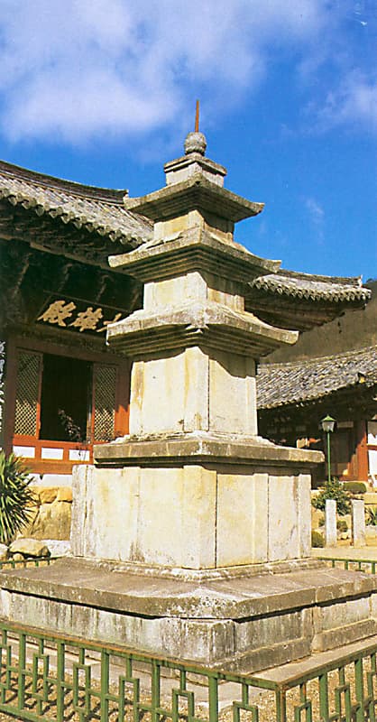 순천 선암사 동·서 삼층석탑 — 순천 선암사 동ㆍ서 삼층석탑