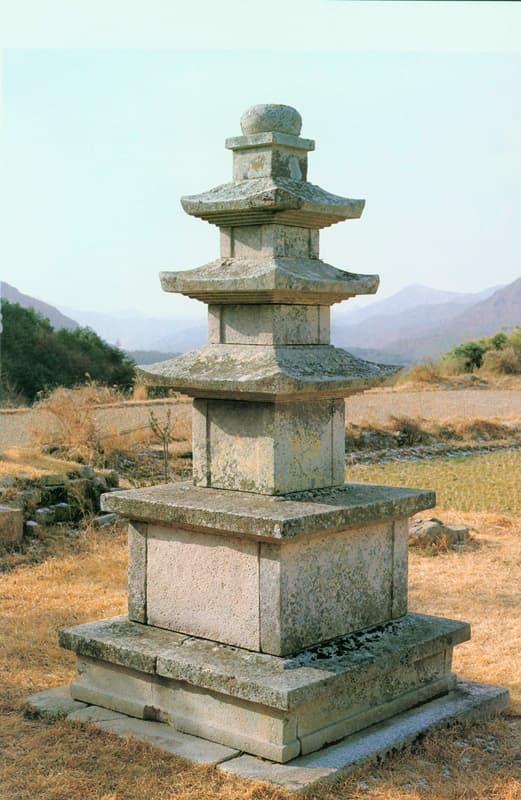 장흥 천관사 삼층석탑 — 천관사삼층석탑