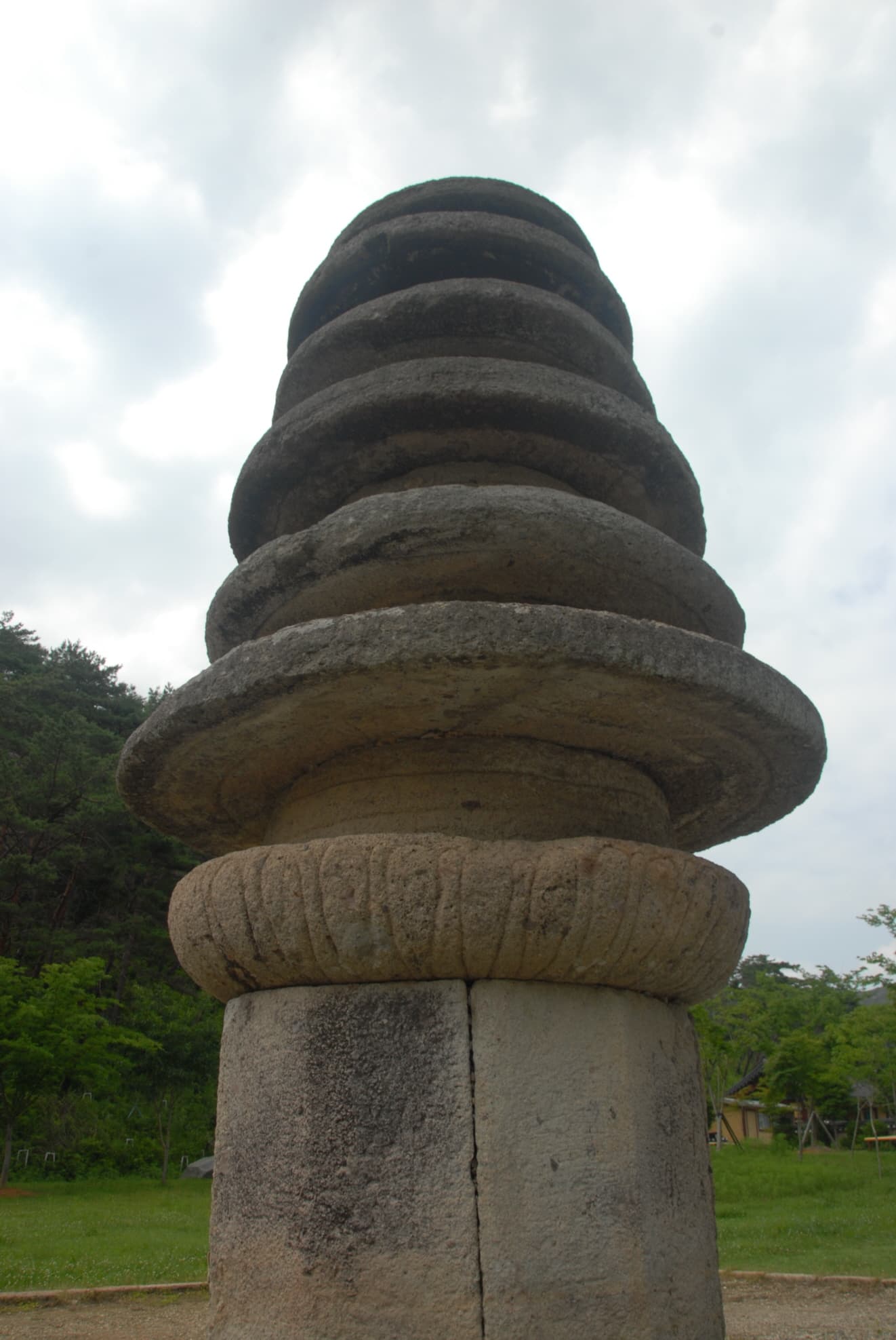 화순 운주사 원형 다층석탑 — 옥개석 및 상륜부