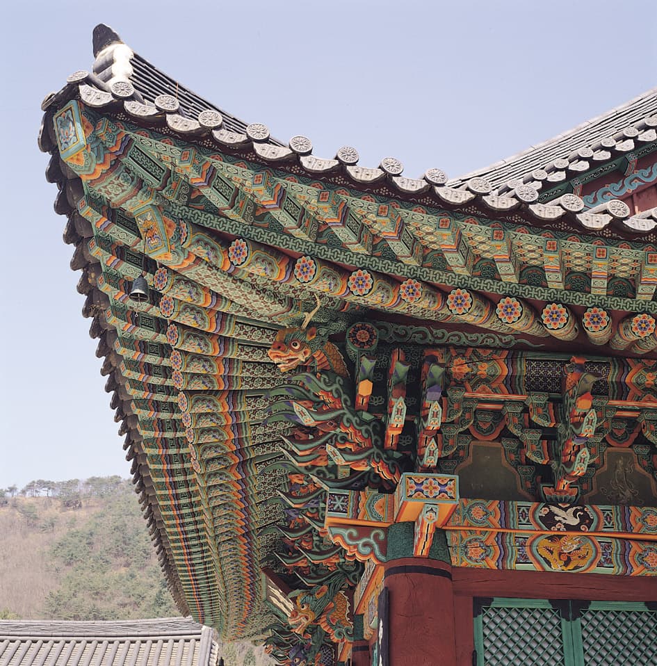 영광 불갑사 대웅전 — 불갑사 대웅전 들보위 용두(충량)와 단청