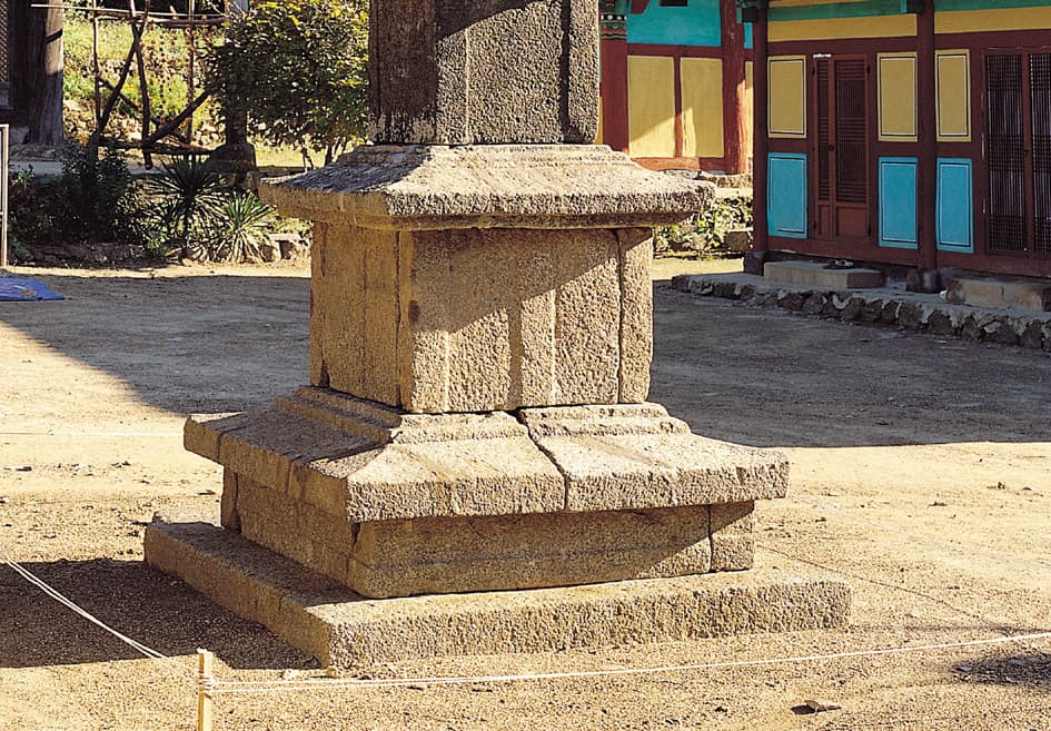 순천 동화사 삼층석탑 — 기단부
