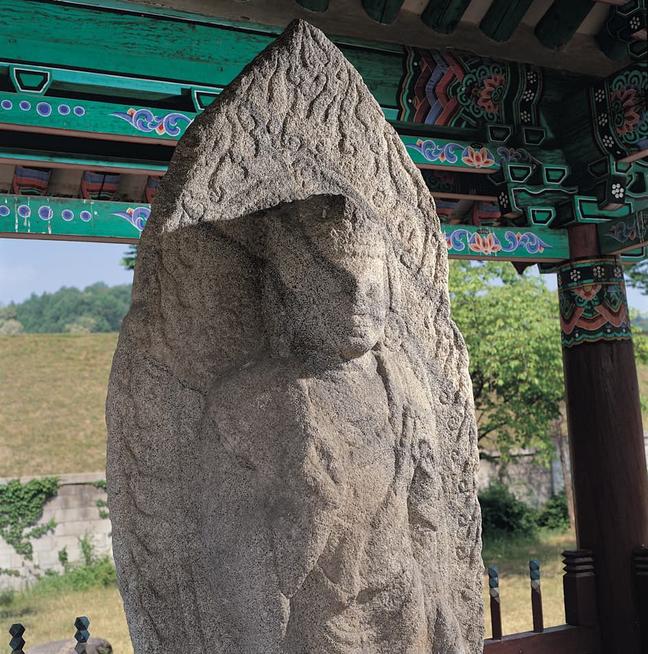 영주 영주동 석조여래입상 — 석불입상 상반신 및 광배(우측향)
