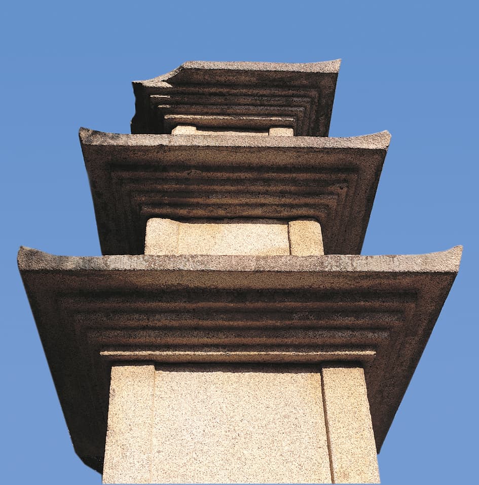 경주 효현동 삼층석탑 — 탑신부
