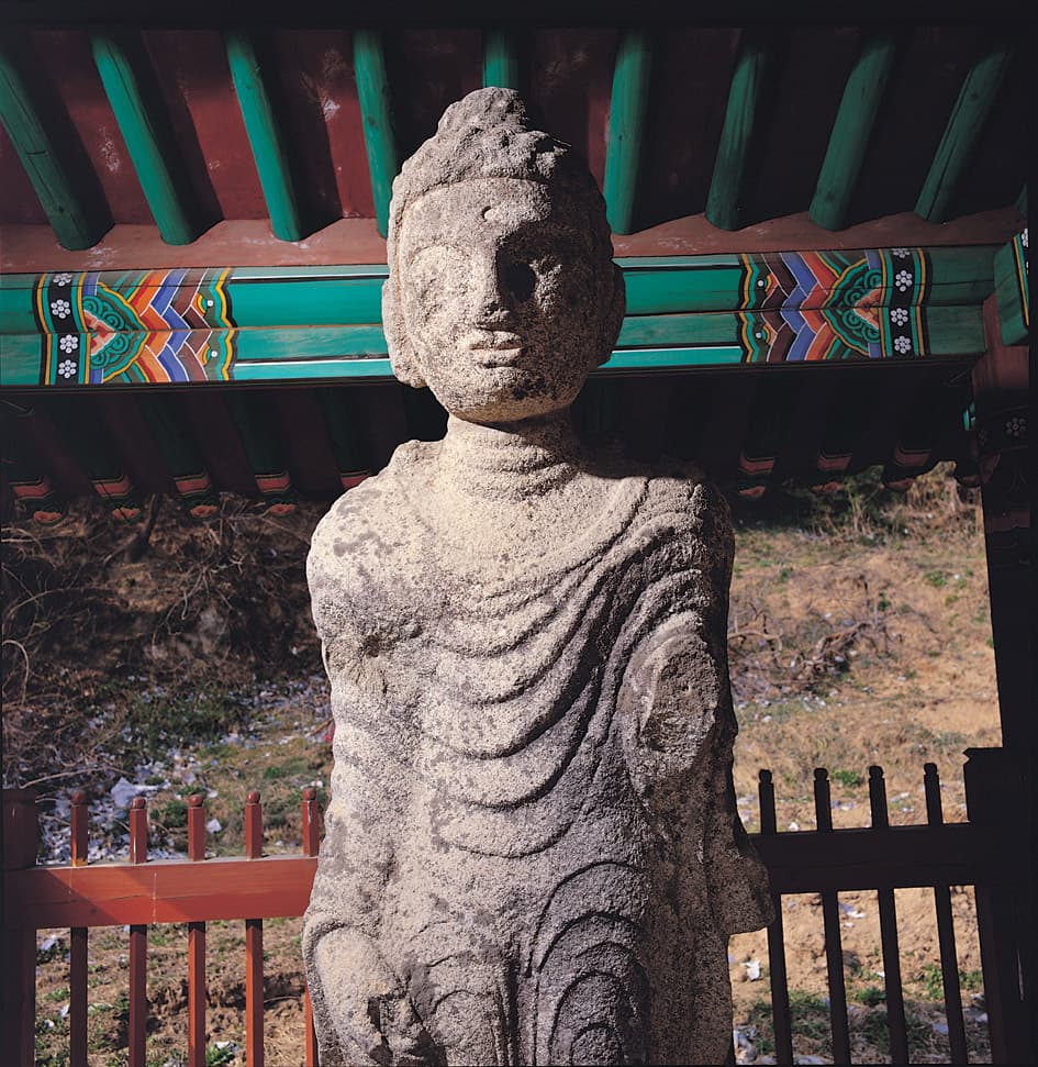 영주 석교리 석조여래입상 — 석불상 상반신