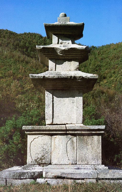 경주 무장사지 삼층석탑 — 무장사지삼층석탑