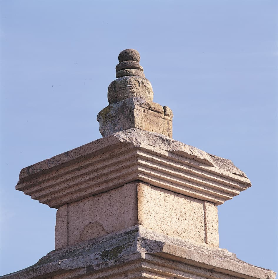 경주 천군동 동·서 삼층석탑 — 서탑 상륜부