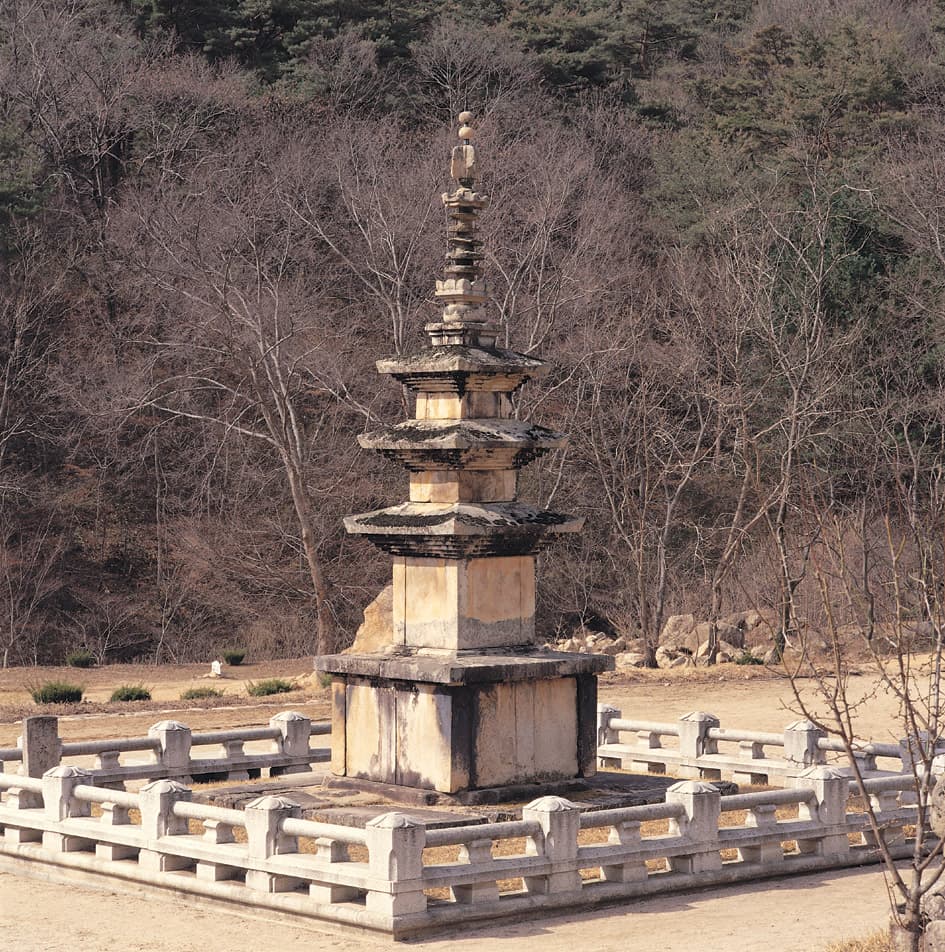 문경 봉암사 삼층석탑 — 봉암사 삼층석탑